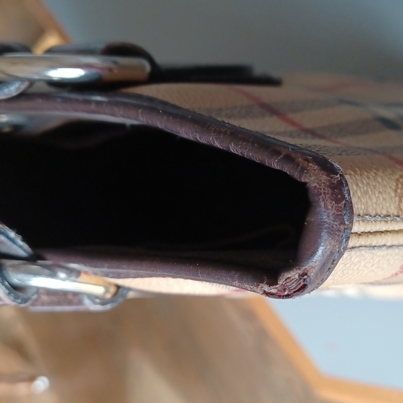 Authentic Burberry satchel - Picture 2 of 6